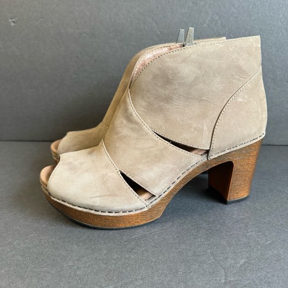 Dansko Delphina Peep-Toe Ankle Bootie Tan Leather Womens 38 Heeled Boots - Picture 4 of 12